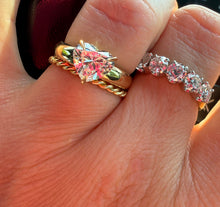 Load image into Gallery viewer, Chunky Heart - Shaped Diamond in 18ct Gold