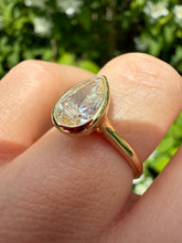 Load image into Gallery viewer, Wonderful Pale Yellow Pear Shaped Natural Diamond ring In 18ct Gold