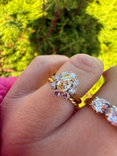 Load image into Gallery viewer, Pale Yellow and White Diamond Cluster in 18ct Yellow and White Gold