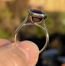 Load image into Gallery viewer, Stunning Rhodolite Garnet ring in 14 Carat Yellow Gold