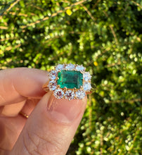 Load image into Gallery viewer, Stunning Emerald and Diamond Cluster Ring in 18ct Yellow Gold
