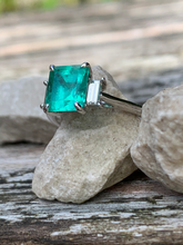 Load image into Gallery viewer, Stunning Emerald and Baguette Diamond Trilogy ring in 18ct White Gold
