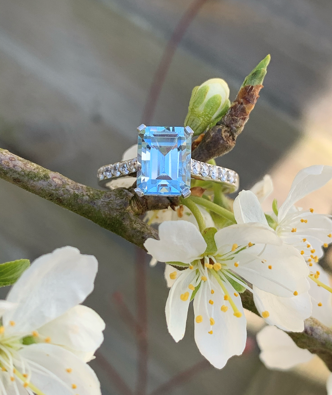 Incredible Aquamarine and Diamond Ring