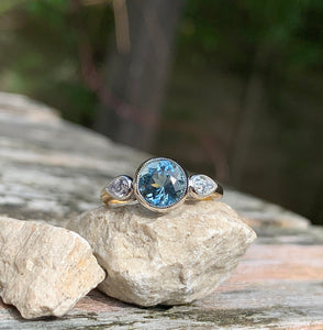 Beautiful Aquamarine and Diamond Trilogy ring in 18ct white and yellow gold