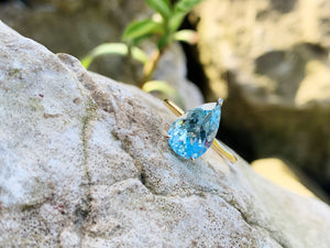 Lovely 3.28 Carat, Pear-Shaped Natural Aquamarine Solitaire Ring